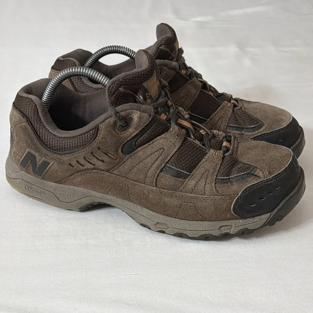 New Balance‎ 605 Hiking Trail Shoes Mens 9.5 4E Brown Upper Suede Abzorb MW605BR